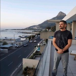 Meet your Posher, Amir